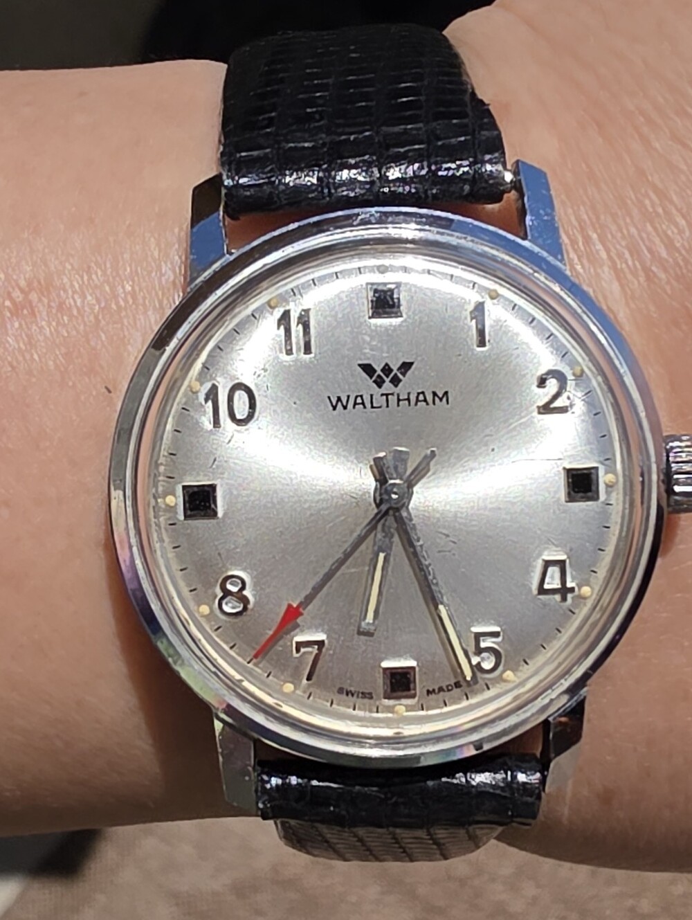 VTG Waltham Red Arrow 7J Sunburst Champagne Dial Lume Manual 33mm Watch Runs